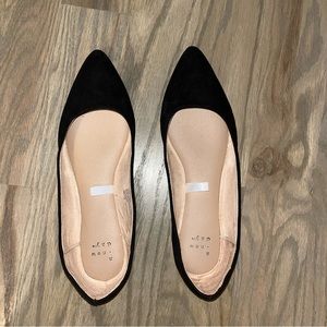 Pointed toe flats